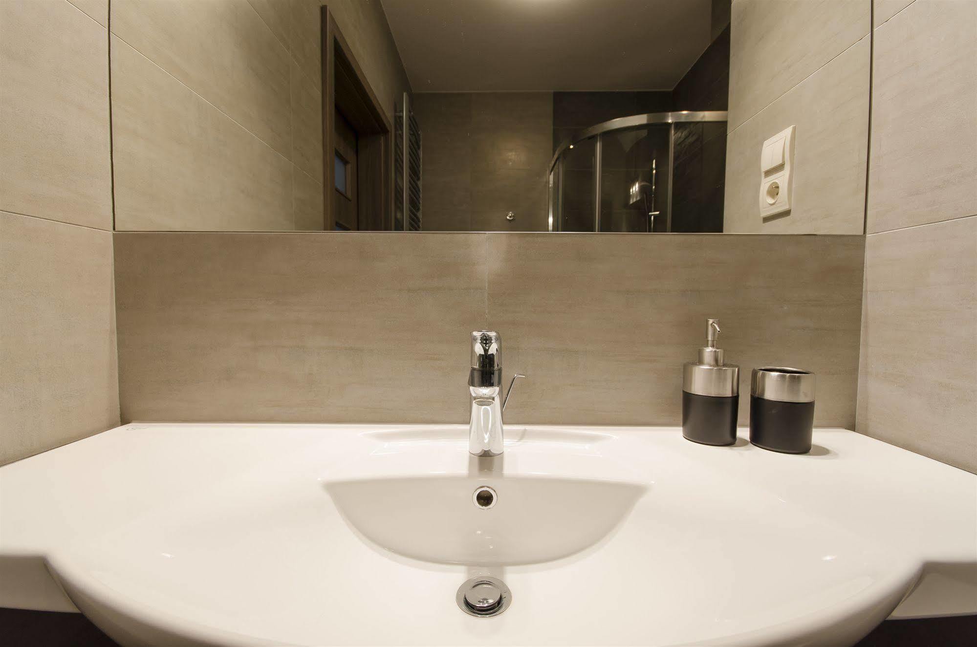 Angel City Center Krakow Aparthotel Esterno foto